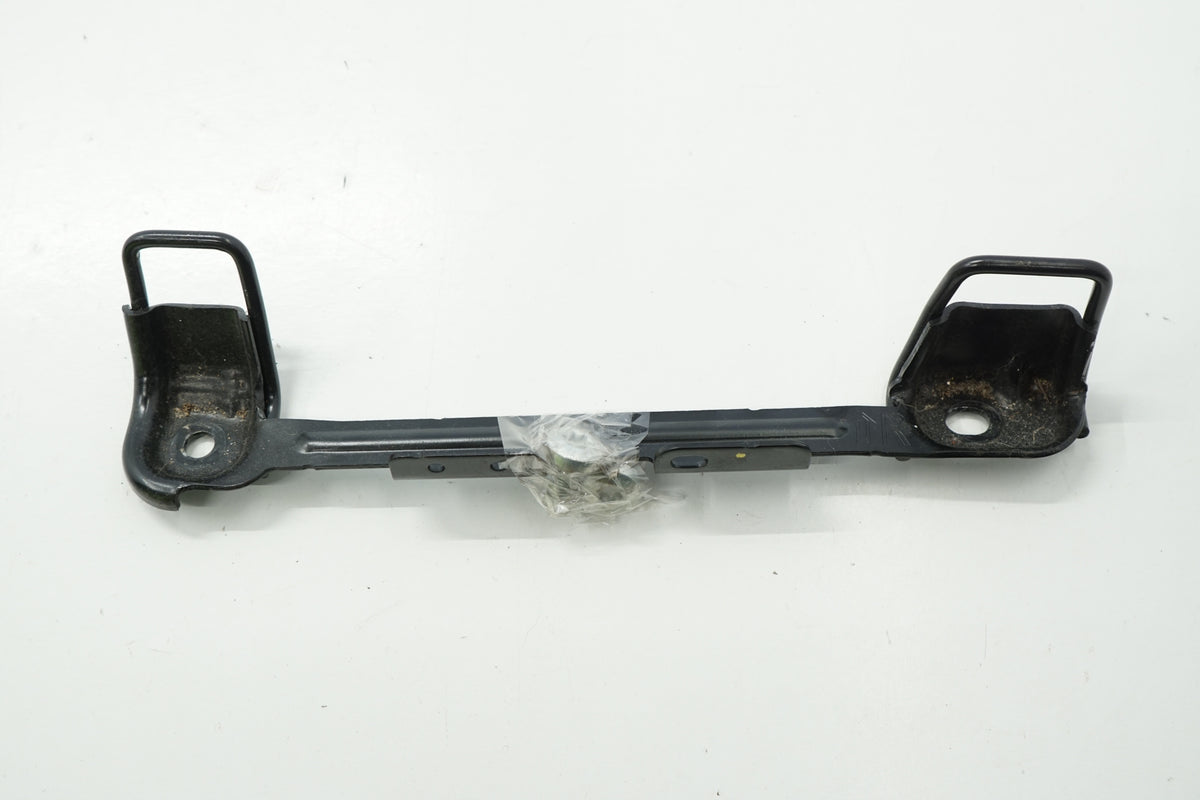 NISSAN QASHQAI J11 14R MOUNT ISOFIX RIGHT SCREWS