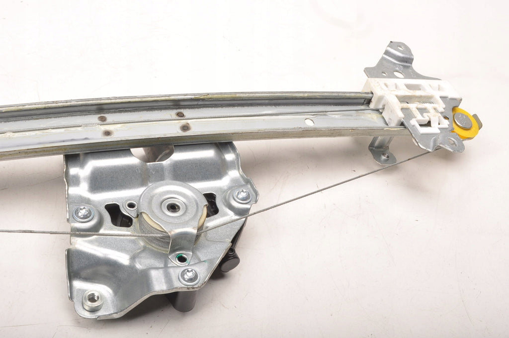 NISSAN X-TRAIL T33 WINDOW LIFTER RIGHT FRONT WR19-193
