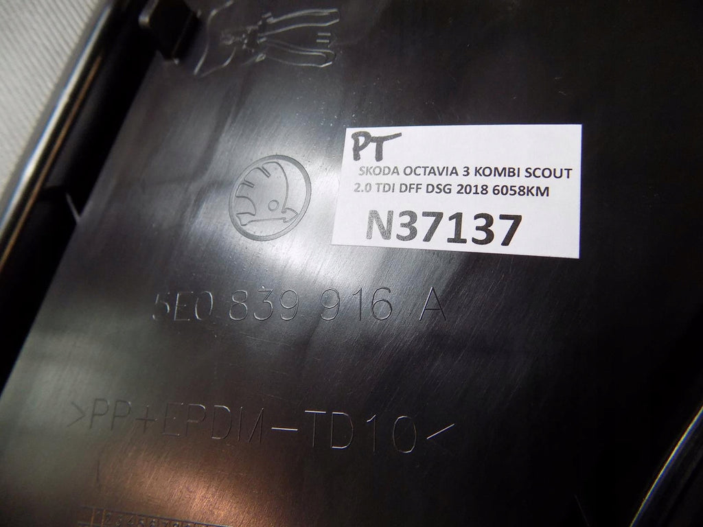 OCTAVIA 3 DOOR CAP RIGHT REAR 5E0839916A