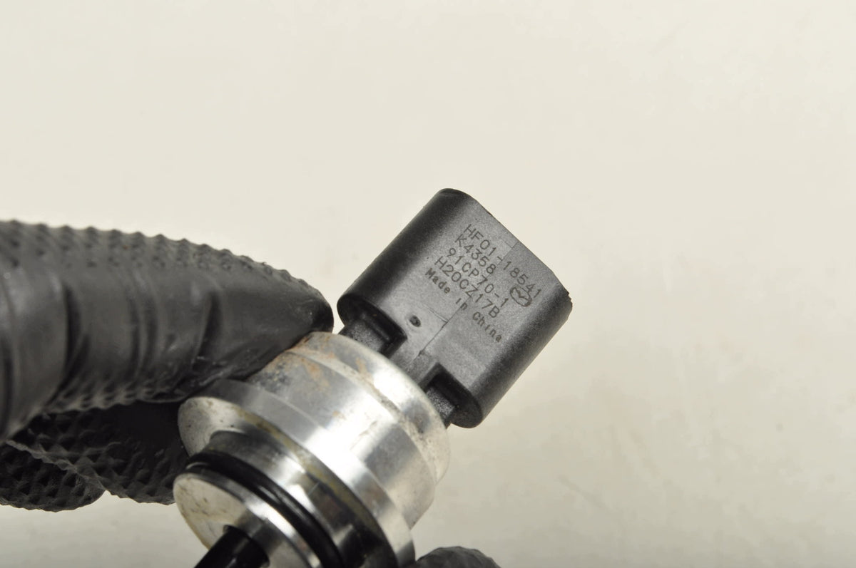 OIL PRESSURE SENSOR MAZDA CX-30 e-SKYACTIV-X M Hybrid 2.0 HF01-18541