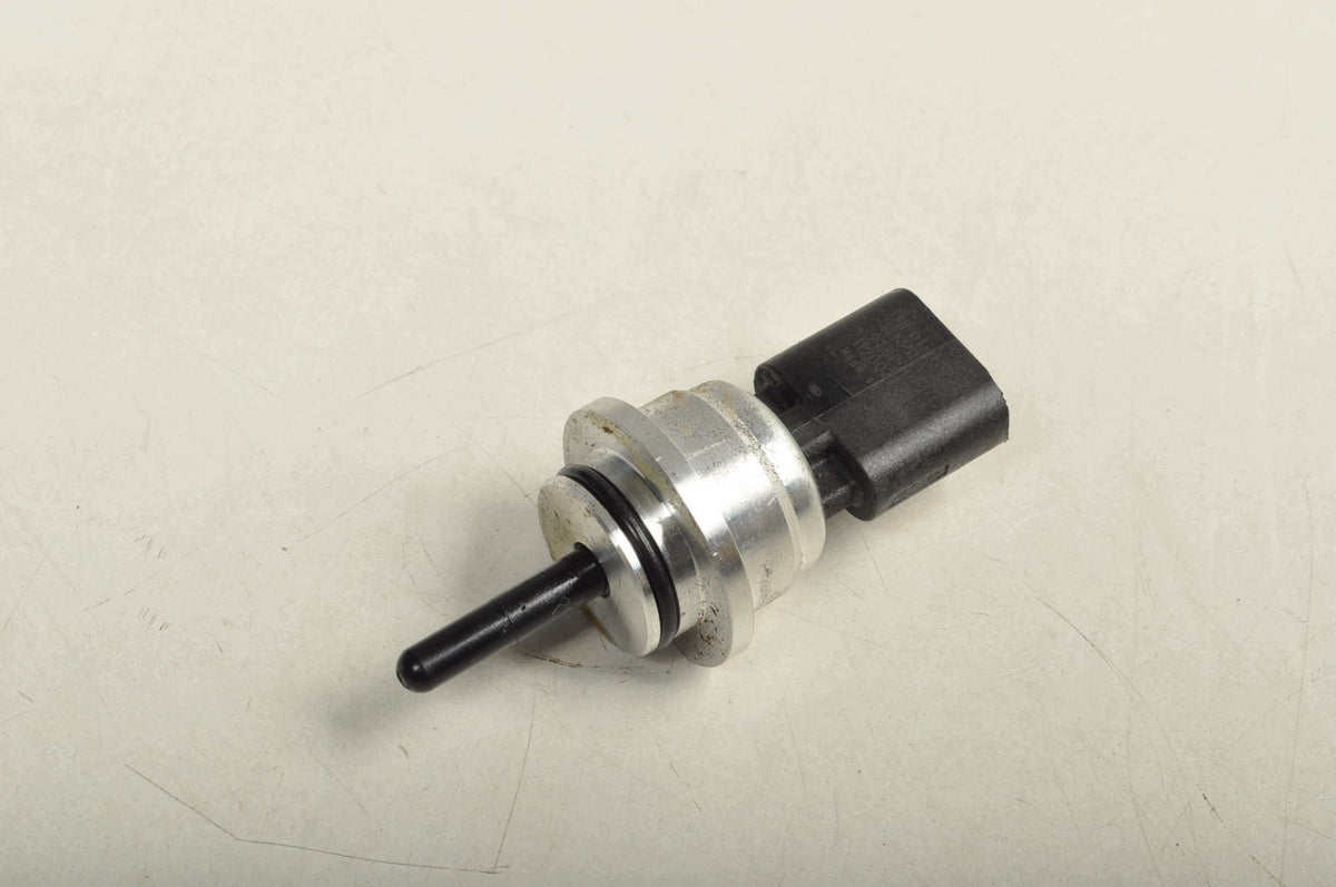 OIL PRESSURE SENSOR MAZDA CX-30 e-SKYACTIV-X M Hybrid 2.0 HF01-18541