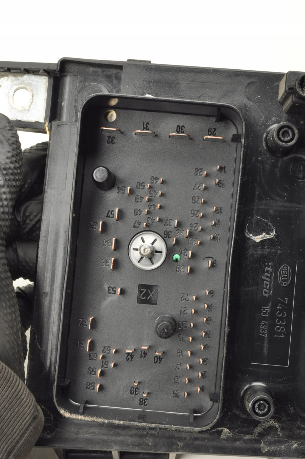 OPEL ASTRA H III 1.4 16V 90KM FUSE BOX 13206752