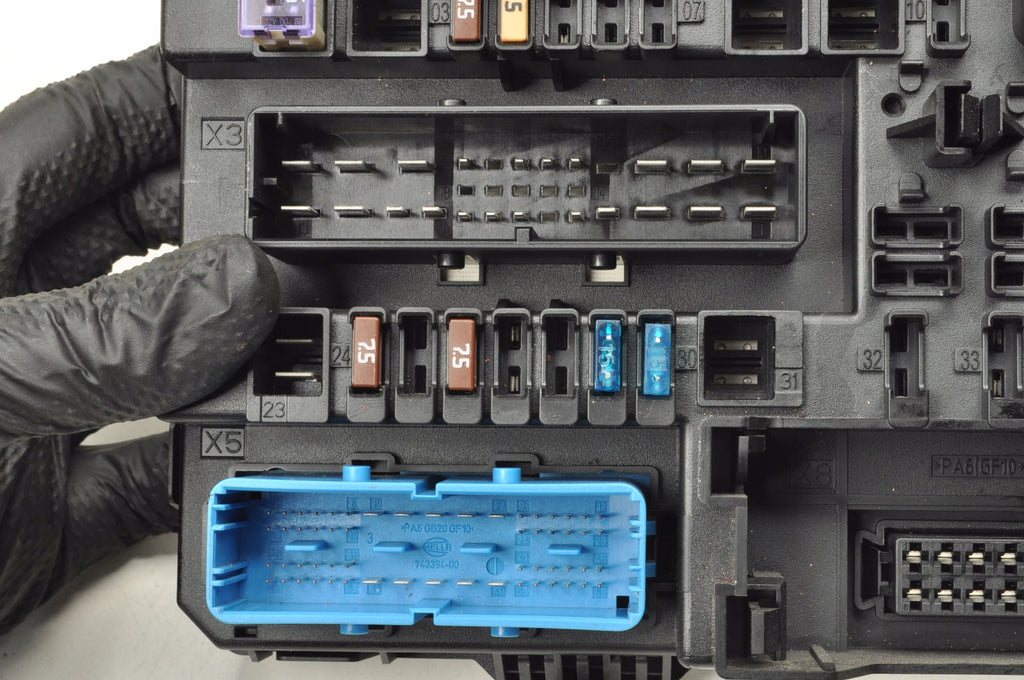 OPEL ASTRA H III 1.4 16V 90KM FUSE BOX 13268286