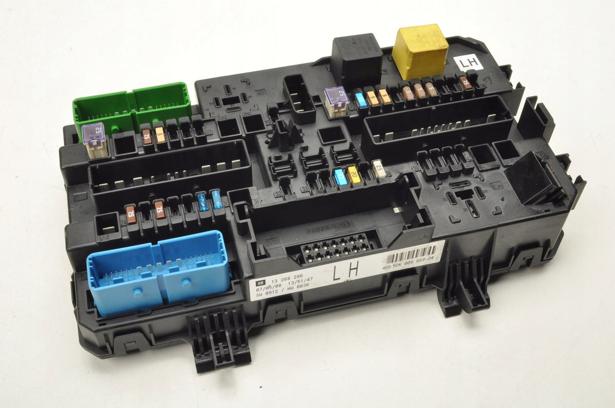 OPEL ASTRA H III 1.4 16V 90KM FUSE BOX 13268286