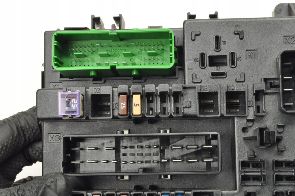 OPEL ASTRA H III 1.4 16V 90KM FUSE BOX 13268286