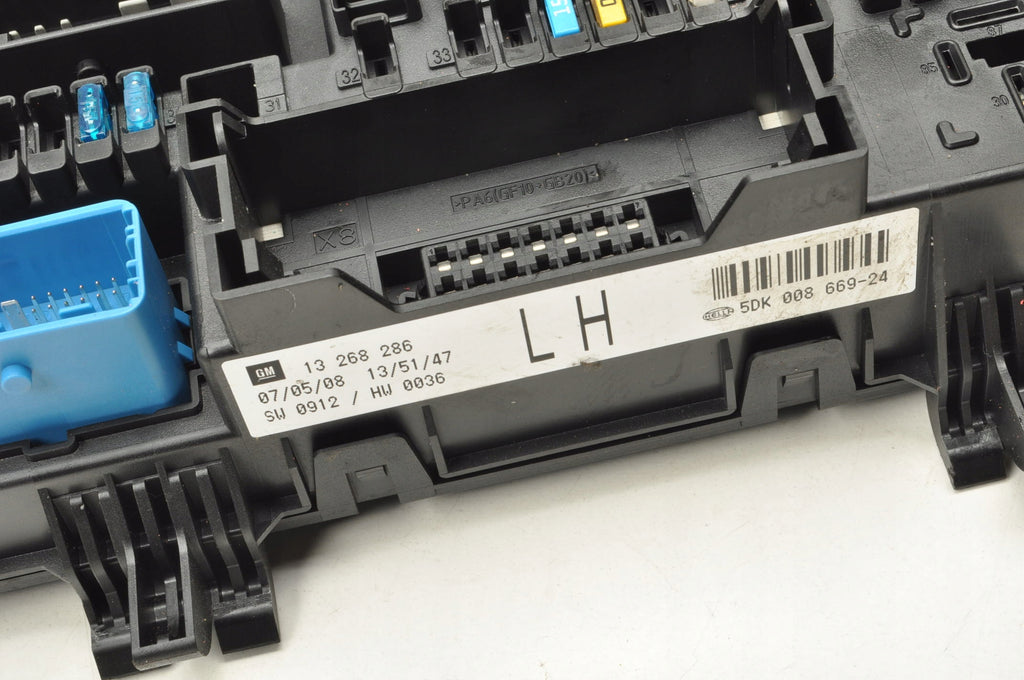 OPEL ASTRA H III 1.4 16V 90KM FUSE BOX 13268286