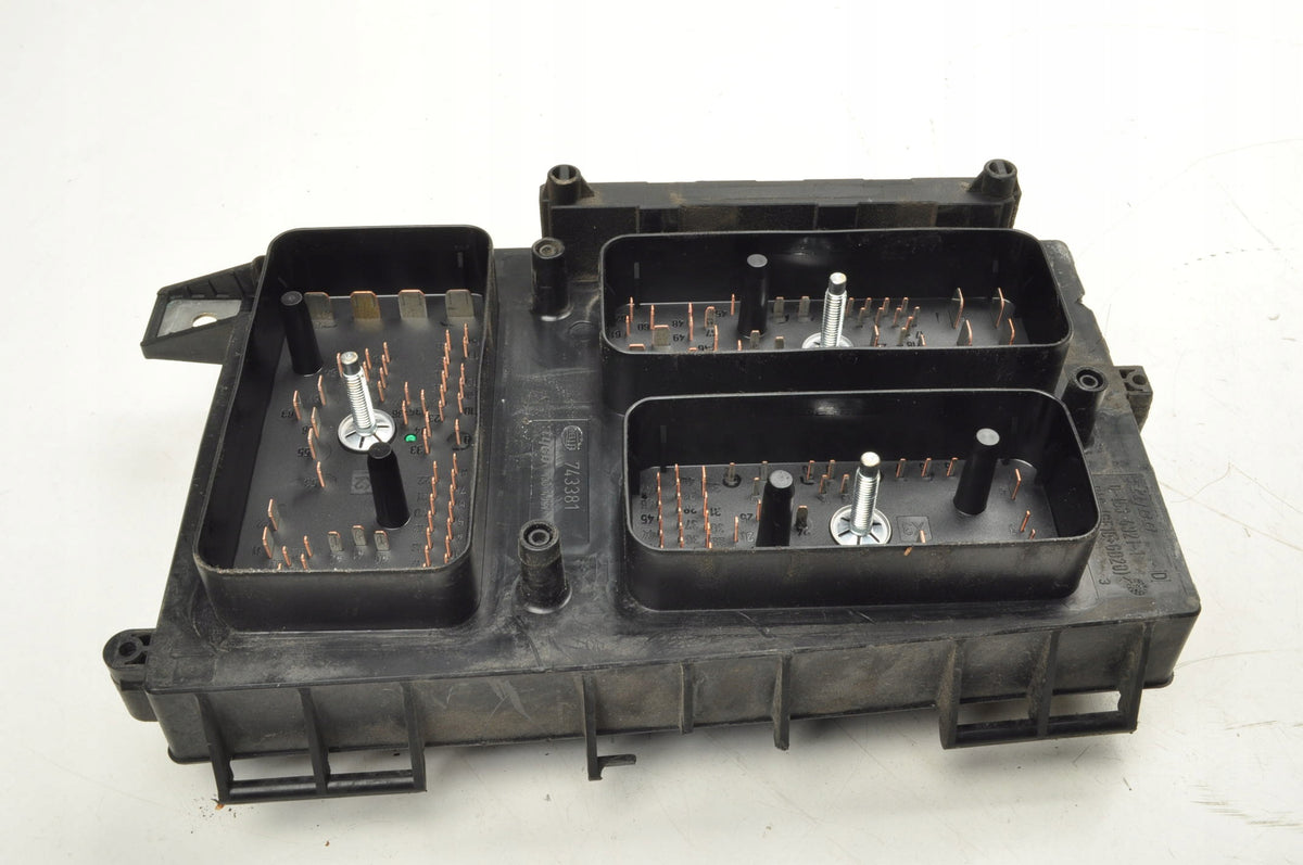 OPEL ASTRA H III FUSE BOX 13206755