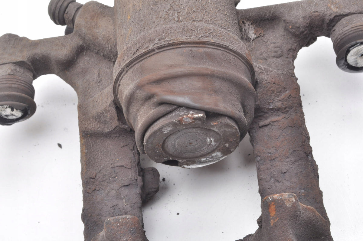 OPEL ASTRA J 2.0 CDTI 165KM BRAKE CALIPER RIGHT REAR
