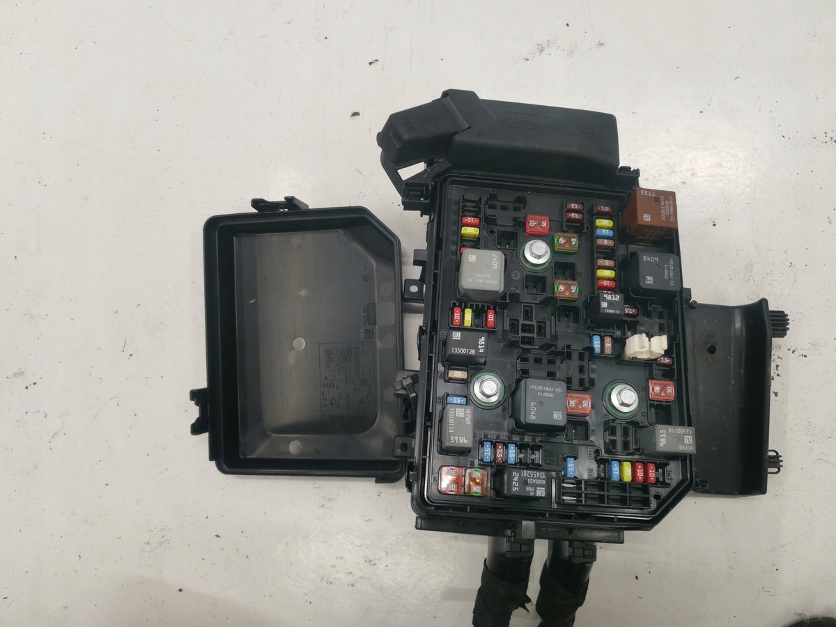 OPEL ASTRA K V FUSE BOX 1.6CDTI 39069684 13379209