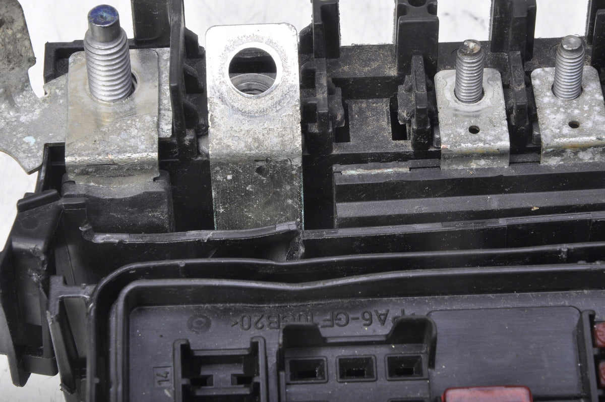 OPEL ASTRA K V FUSE BOX 39040849