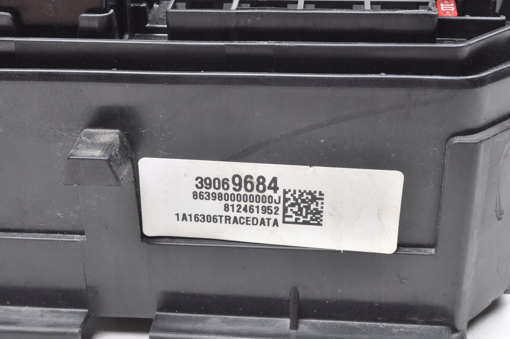 OPEL ASTRA K V FUSE BOX 39069684