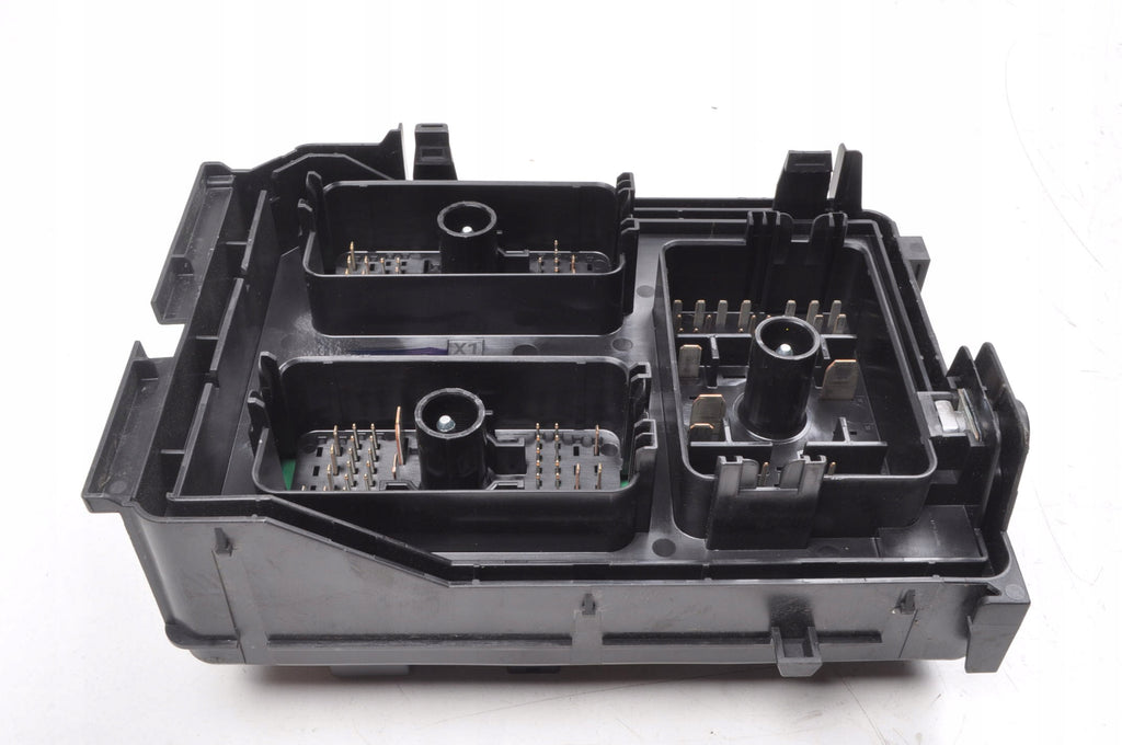 OPEL ASTRA K V FUSE BOX 39069684
