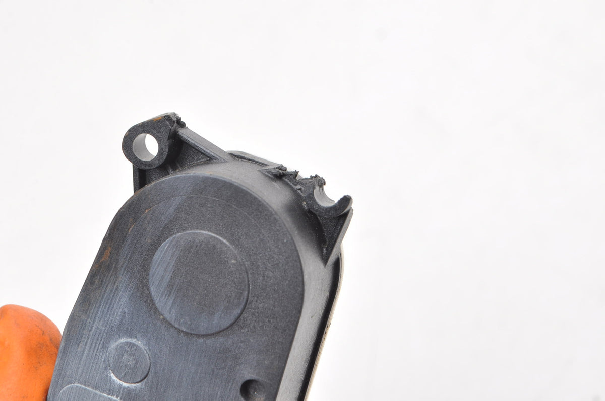 OPEL ASTRA L SHUTTER MOTOR 5877R1001A 9818171680 2023R