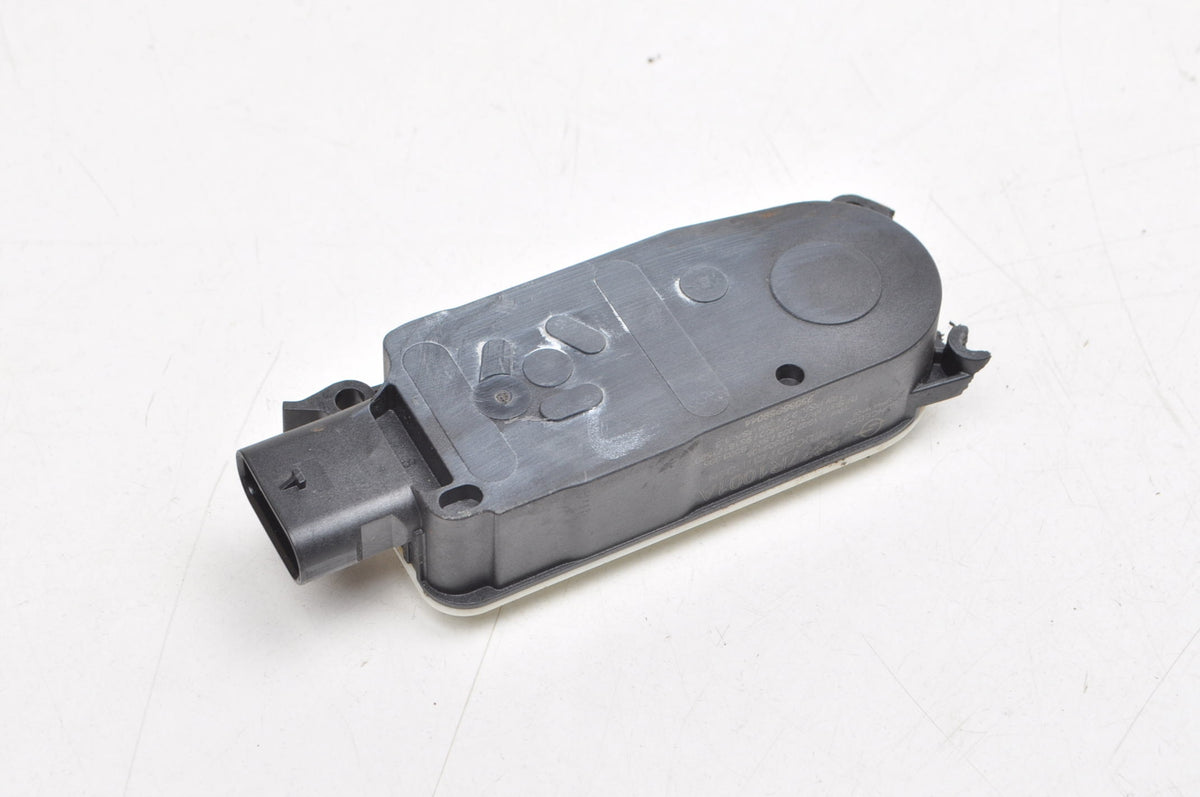 OPEL ASTRA L SHUTTER MOTOR 5877R1001A 9818171680 2023R