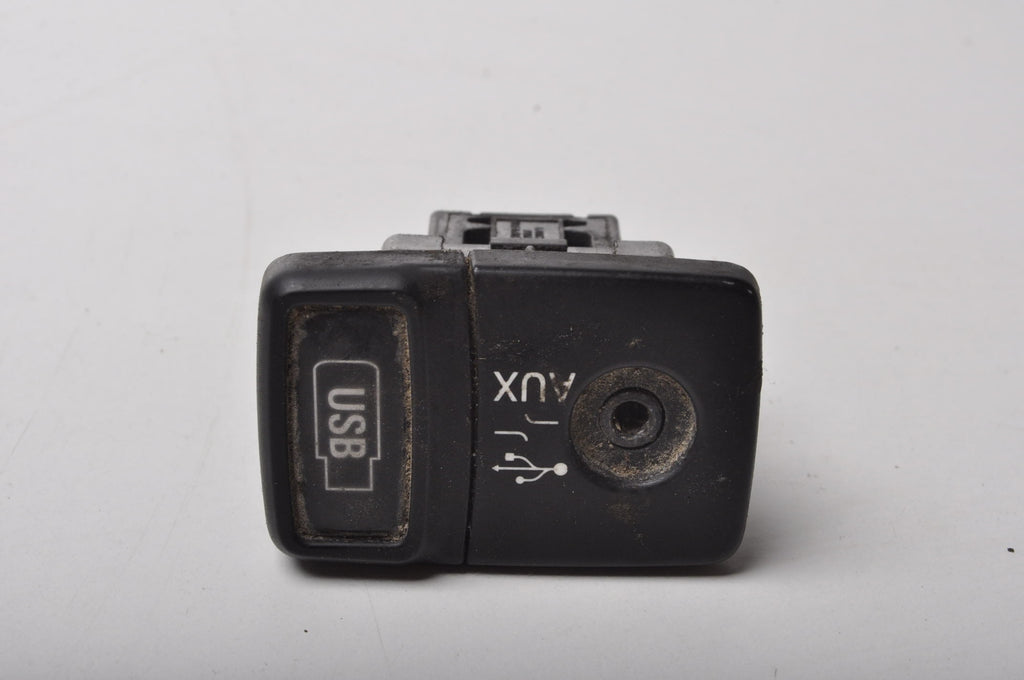 OPEL COMBO D USB 735549165 INPUT