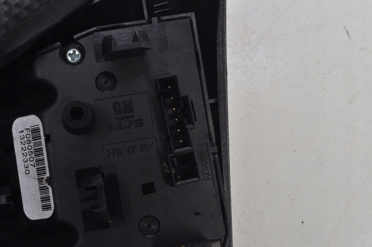 OPEL CORSA D STEERING WHEEL BUTTONS 13222330
