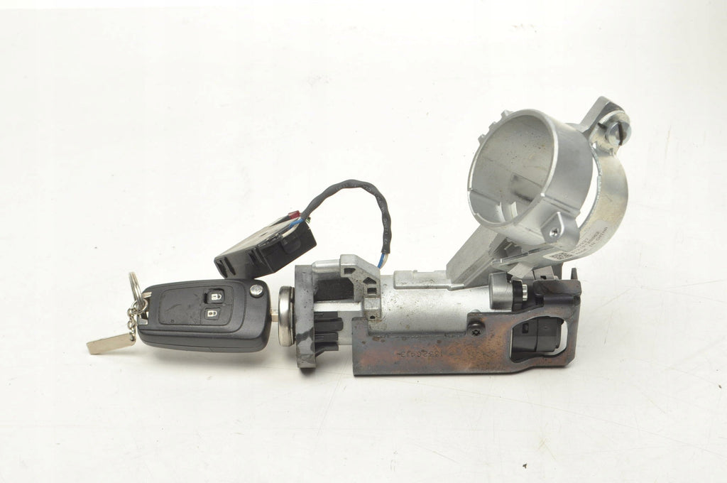 OPEL INSIGNIA AND IGNITION KEY 20909327