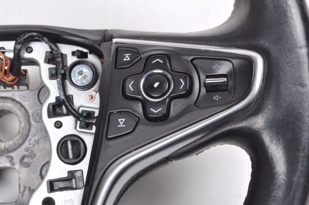 OPEL INSIGNIA AND MULTIFUNCTION LEATHER STEERING WHEEL