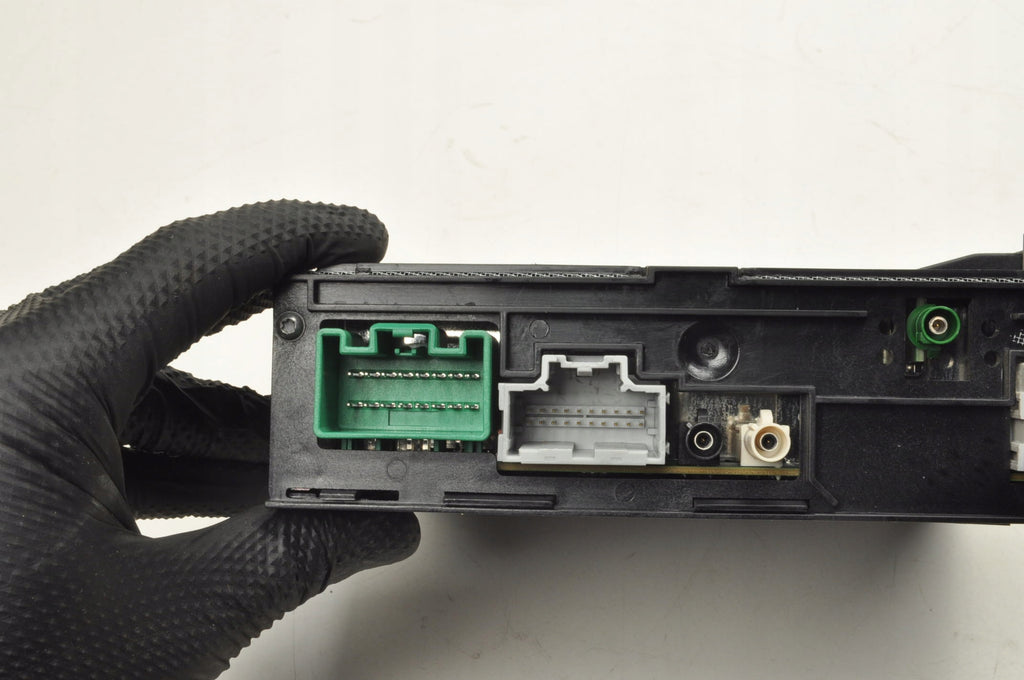 OPEL INSIGNIA AND RADIO AMPLIFIER 39039745