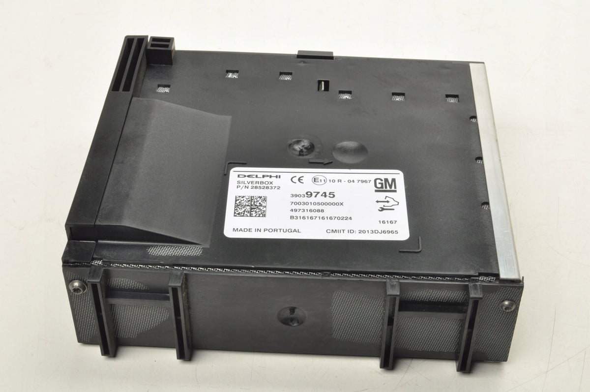 OPEL INSIGNIA AND RADIO AMPLIFIER 39039745