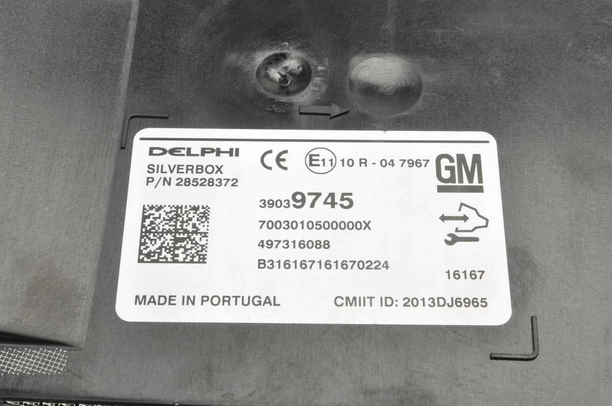 OPEL INSIGNIA AND RADIO AMPLIFIER 39039745