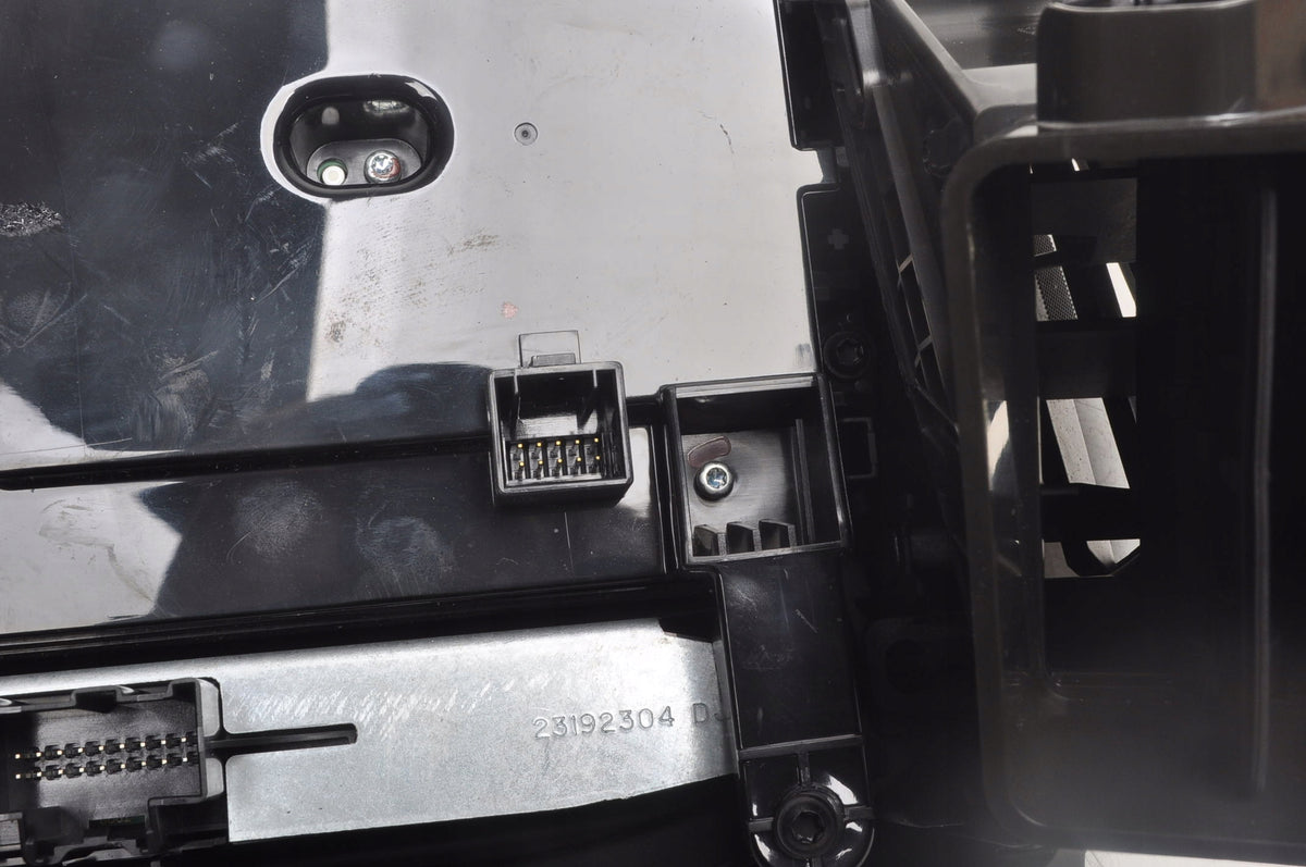 OPEL INSIGNIA AND RADIO PANEL 90802613 LIFT