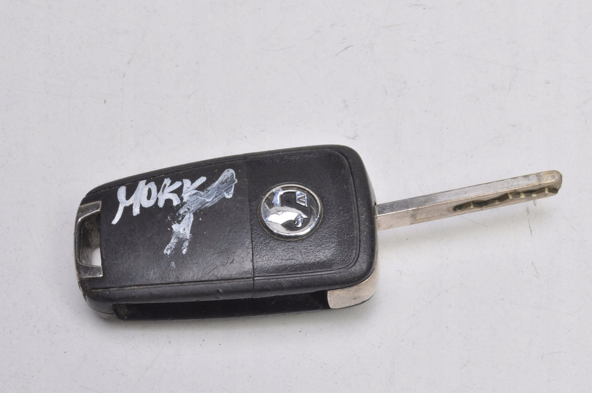 OPEL MOCHA AND IGNITION KEY 13500233