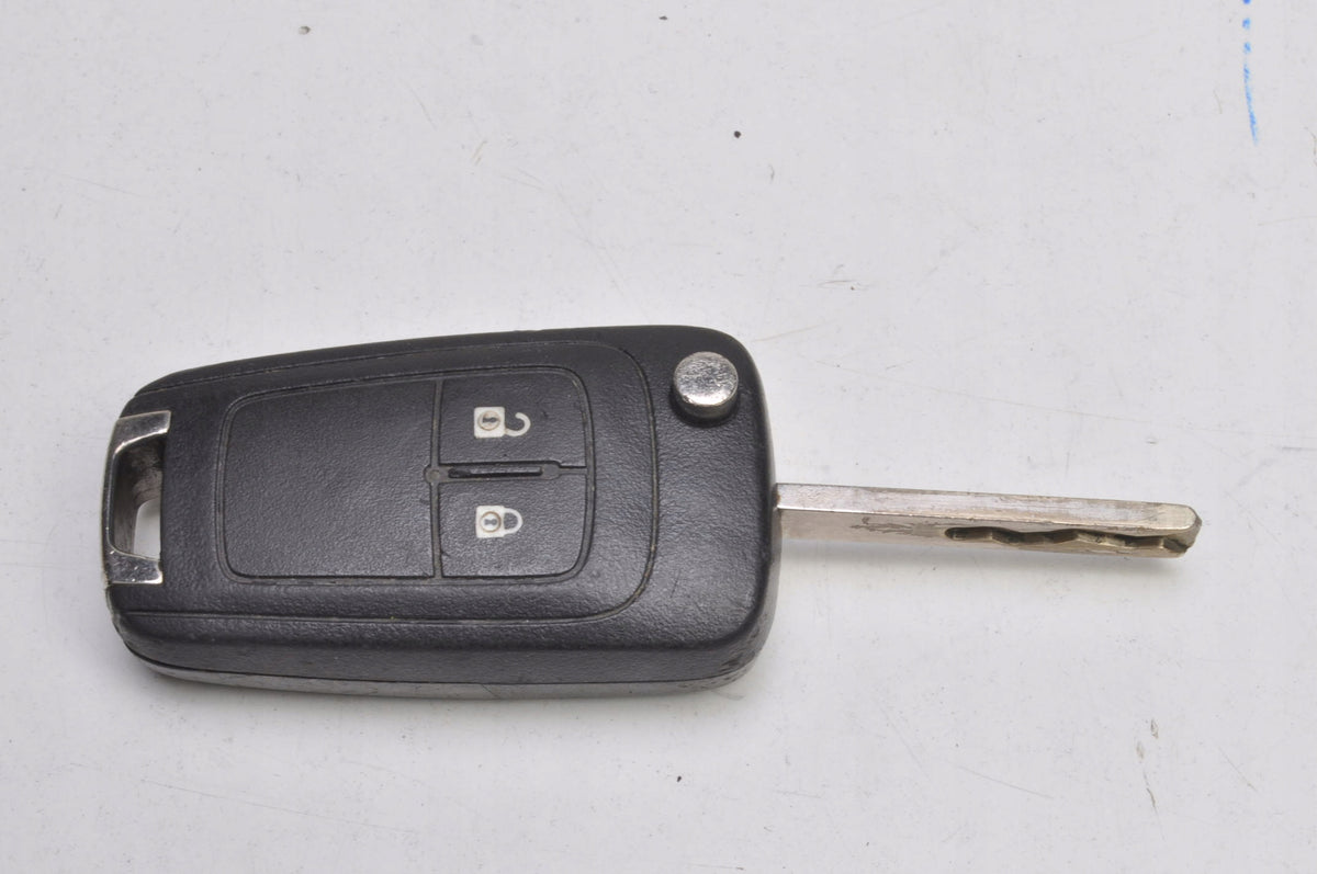 OPEL MOCHA AND IGNITION KEY 13500233