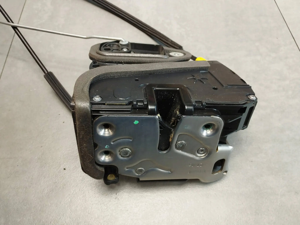 Opel Astra K LOCK LEFT FRONT 915C3039071A