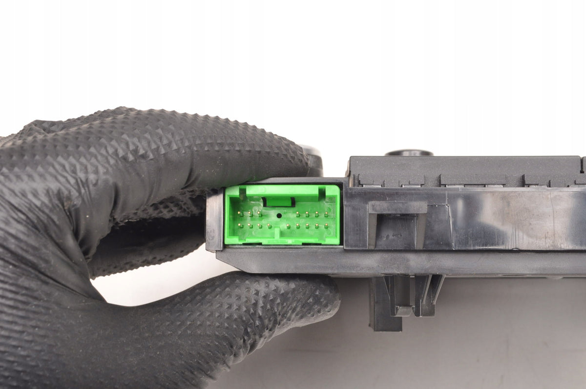 PANEL AIR CONDITIONING SWITCH VOLVO XC60 AND XC70 II V70 III 30782909