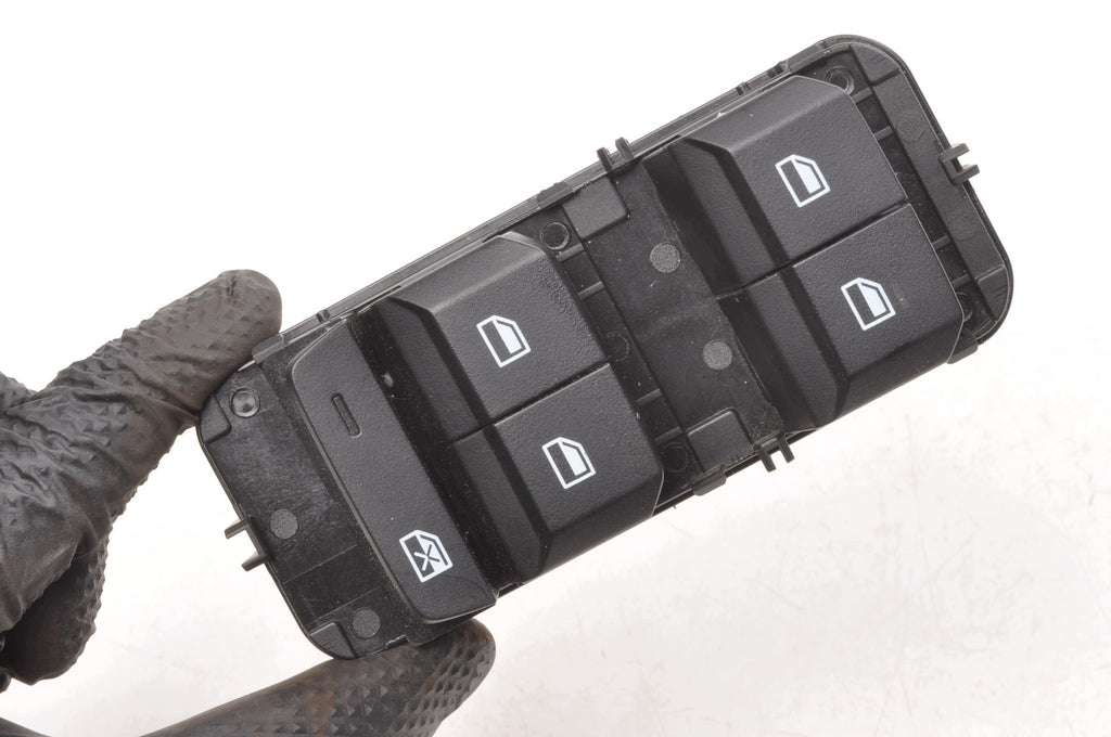 PANEL WINDOW SWITCH MG 3 III 11270665 2025