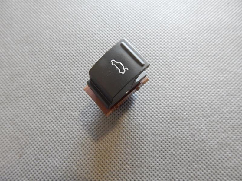 PASSAT B7 BOOT OPENING SWITCH 3AA959831