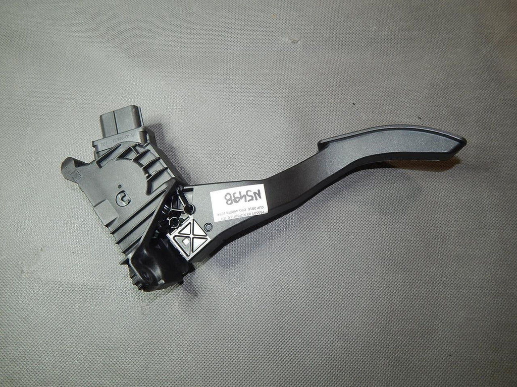 PASSAT B8 2.0 PEDAL GAS POTENTIOMETER 5Q01723503H