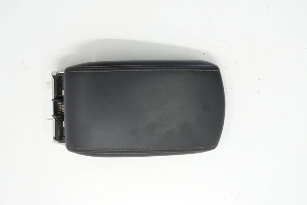 PEUGEOT 308 II T9 14R ARMREST LEATHER BLACK 1301721XZD