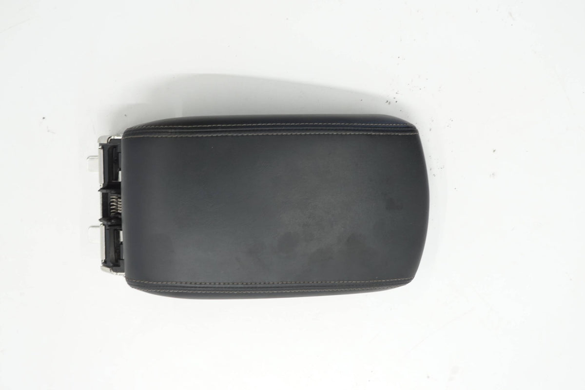 PEUGEOT 308 II T9 14R ARMREST LEATHER BLACK 1301721XZD