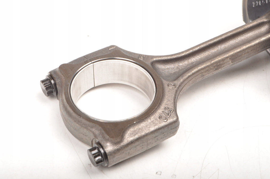 PEUGEOT 5008 AND 1.6 THP PISTON WITH CONNECTING ROD