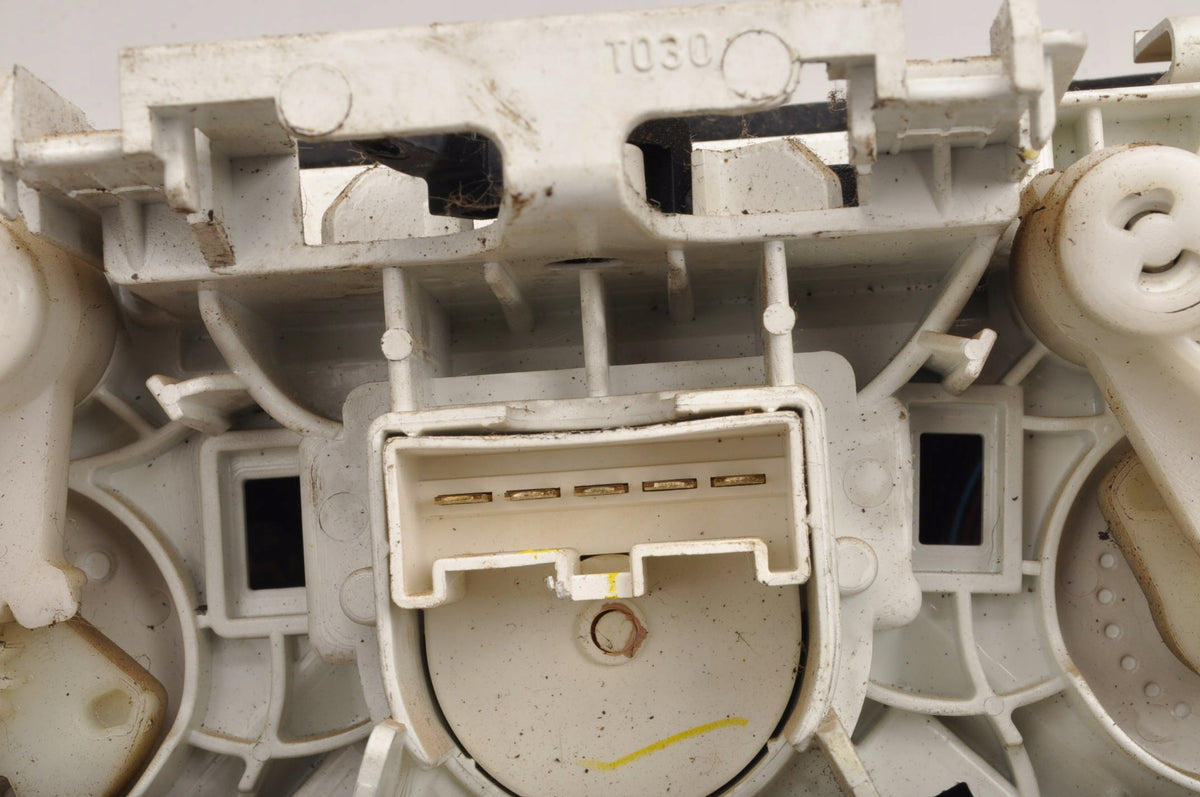 PEUGEOT BIPPER AIR SUPPLY PANEL 735491178