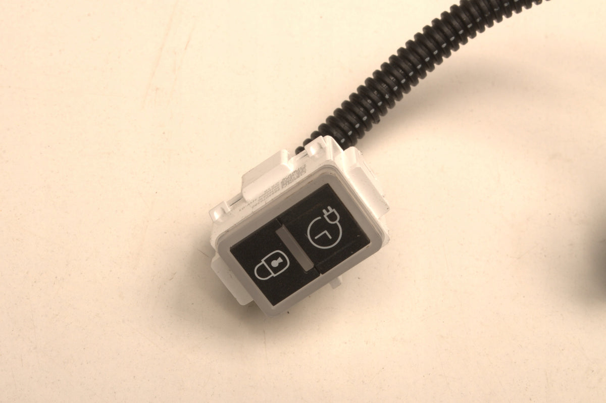 PEUGEOT RIFTER LIFT PANEL SWITCHES 9854070380
