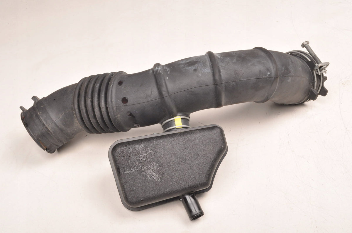 PIPE AIR INTAKE TOYOTA YARIS CROSS 1.5 hybrid 17880-F3040