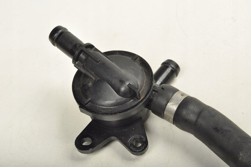PIPE WATER HOSE PUMP VOLVO XC90 II 31368325