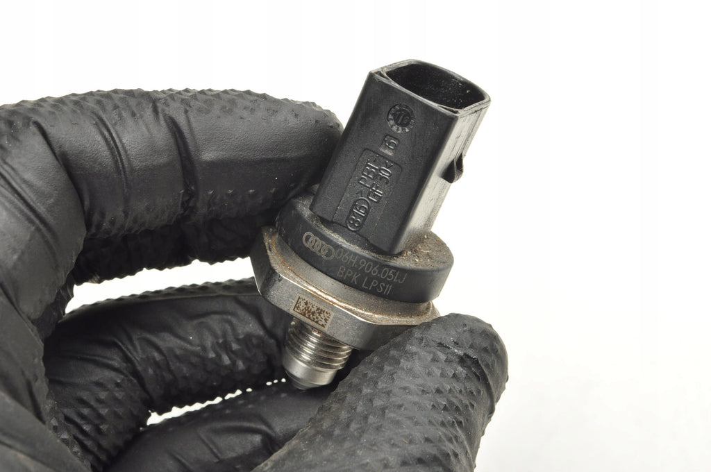 PORSCHE 718 CAYMAN 982 2.5 FUEL PRESSURE SENSOR 0261230415