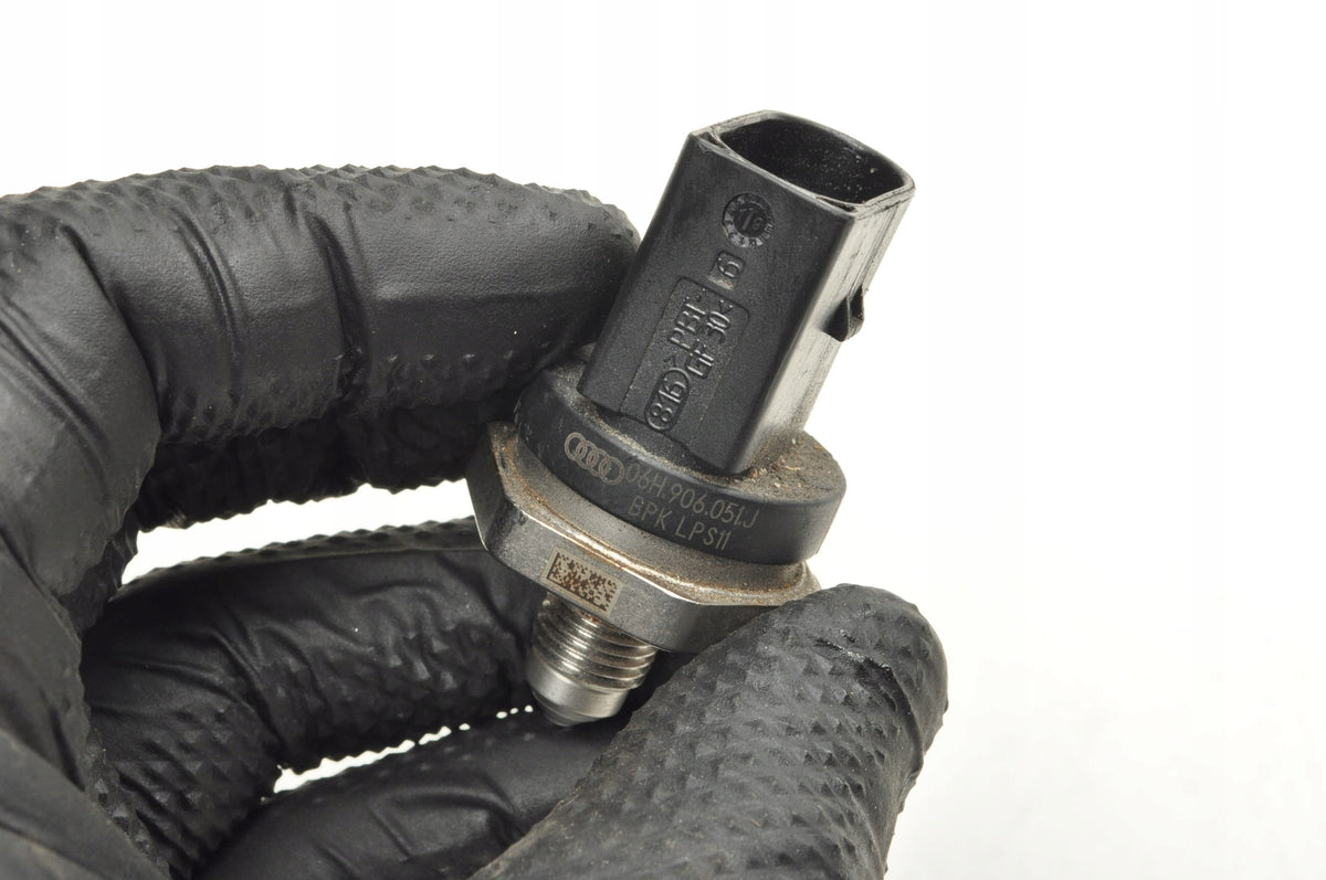 PORSCHE 718 CAYMAN 982 2.5 FUEL PRESSURE SENSOR 0261230415