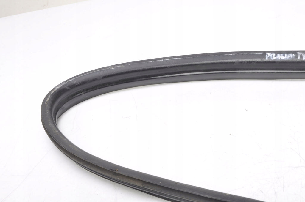 PORSCHE 911 996 WINDOW SEAL RIGHT REAR 99654332600