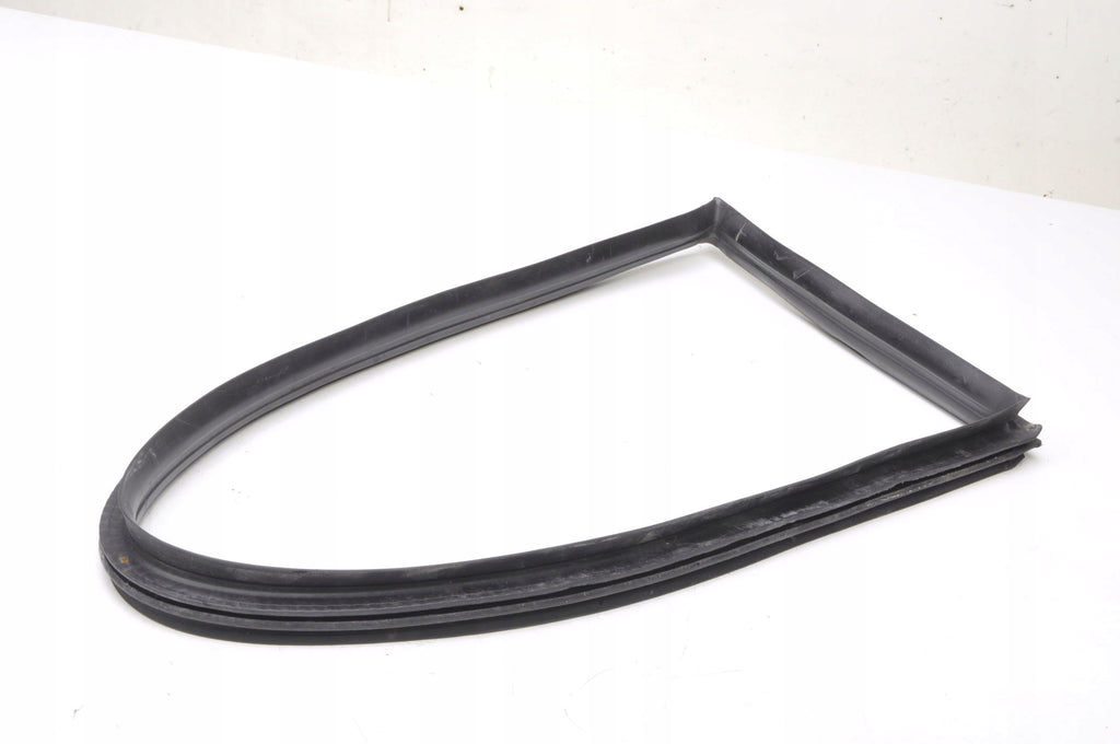 PORSCHE 911 996 WINDOW SEAL RIGHT REAR 99654332600