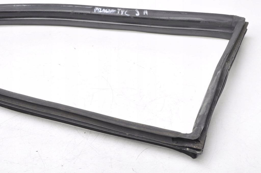 PORSCHE 911 996 WINDOW SEAL RIGHT REAR 99654332600