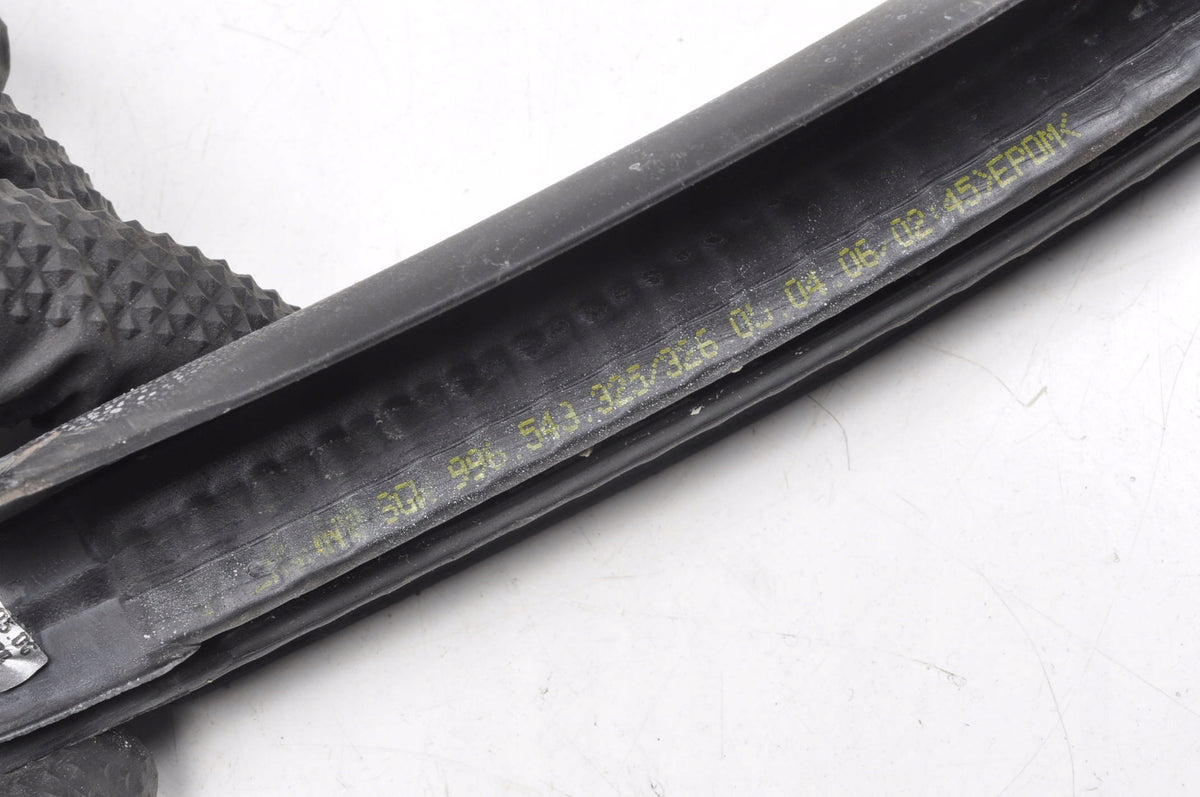 PORSCHE 911 (997) WINDOW SEAL LEFT 996543325