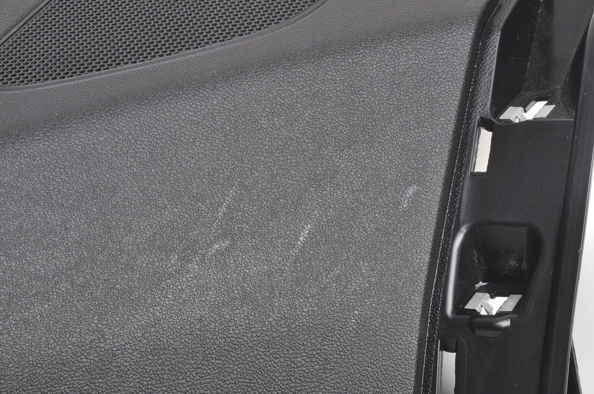 PORSCHE CAYENNE 9Y0 POST COVER RIGHT 9Y0867246