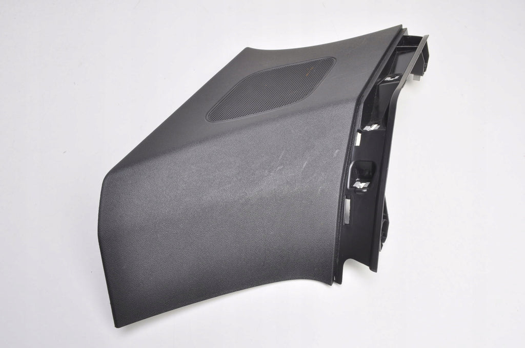 PORSCHE CAYENNE 9Y0 POST COVER RIGHT 9Y0867246