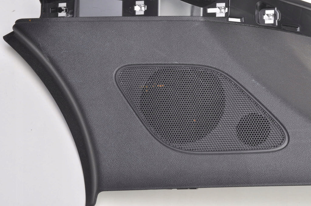 PORSCHE CAYENNE 9Y0 POST COVER RIGHT 9Y0867246