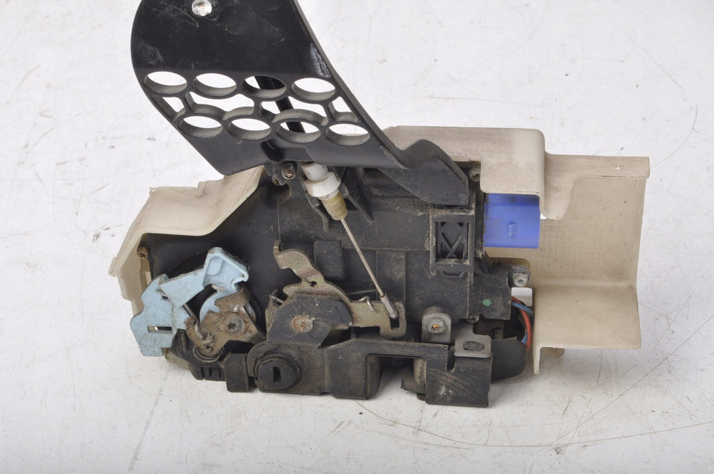 PORSCHE CAYENNE AND DOOR LOCK LEFT REAR 7L0839015A